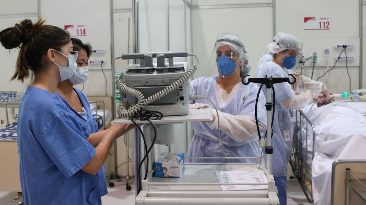 Nota técnica do governo observa queda na velocidade do contágio e mortalidade por Covid