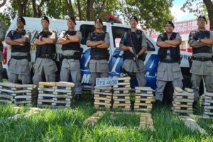 Suspeito morre em confronto com PM tentando esconder mais de 200 kg de maconha