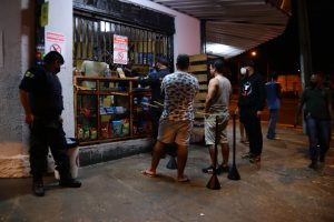 Fiscalização em Aparecida (Foto: Enio Medeiros/SecomAparecida)