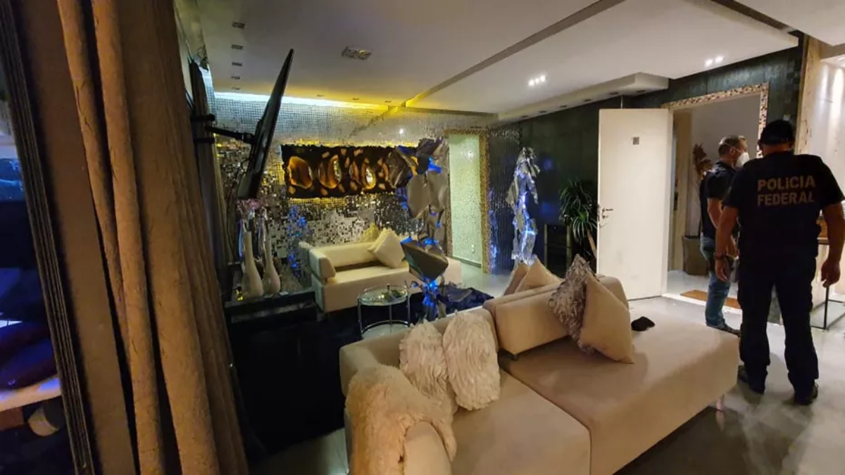 Policiais federais cumpriram mandados em várias cidades do pais contra grupo que pratica tráfico internacional de mulheres 