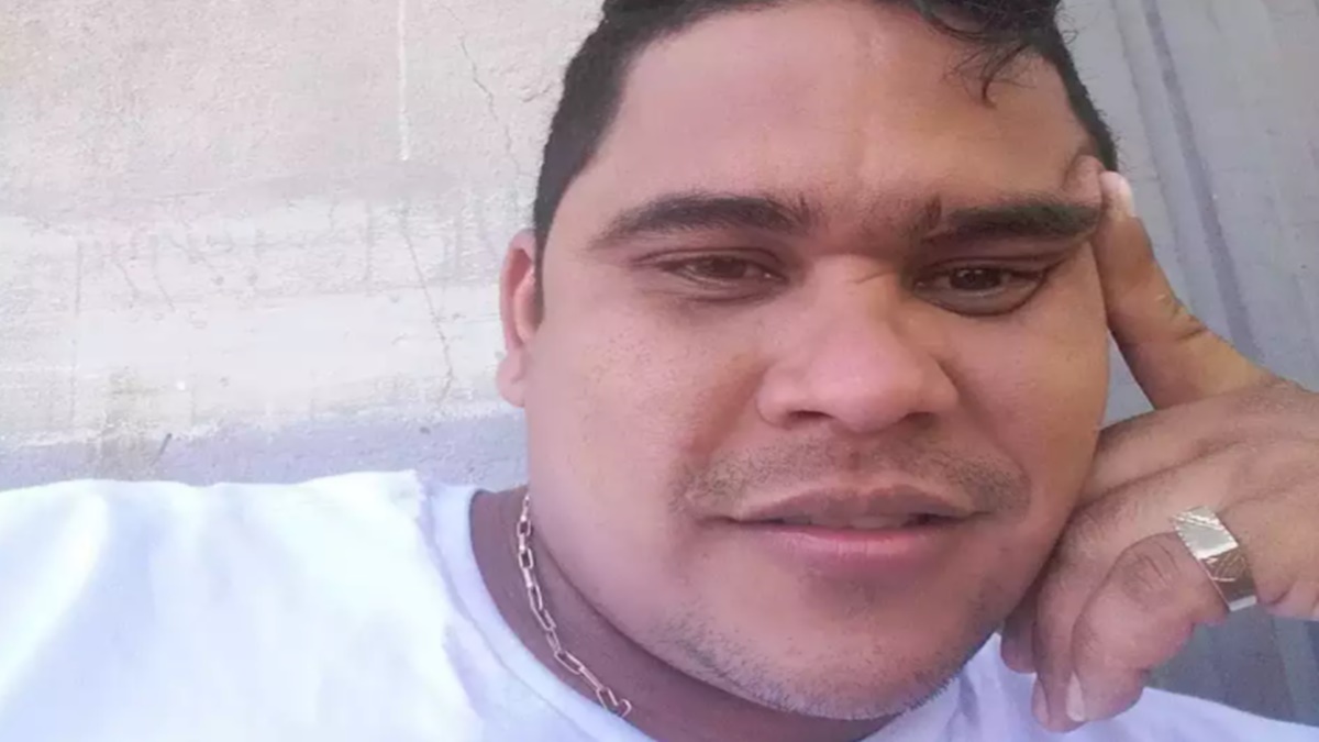 O empresário Geraldo Ramos Villa, 36, foi morto na noite de ontem com mais de 60 tiros de fuzil na frente da esposa e do cunhado em Campo Grande. (Foto: reprodução/redes sociais)