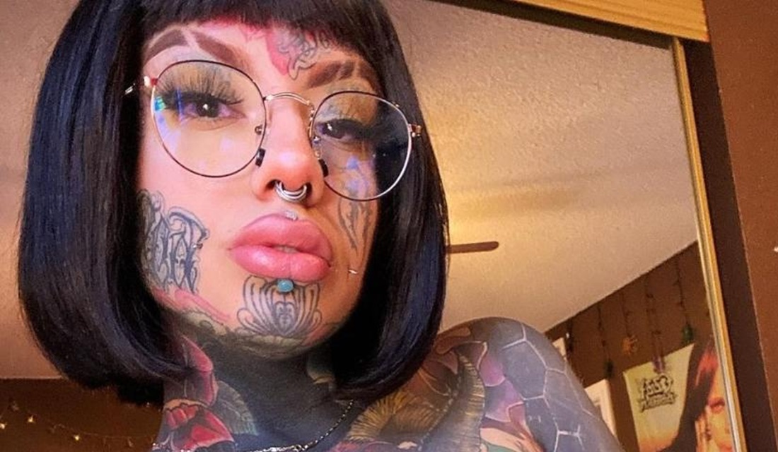 Sarah Sabbath - Modelo fica temporariamente cega com tatuagens no globo ocular