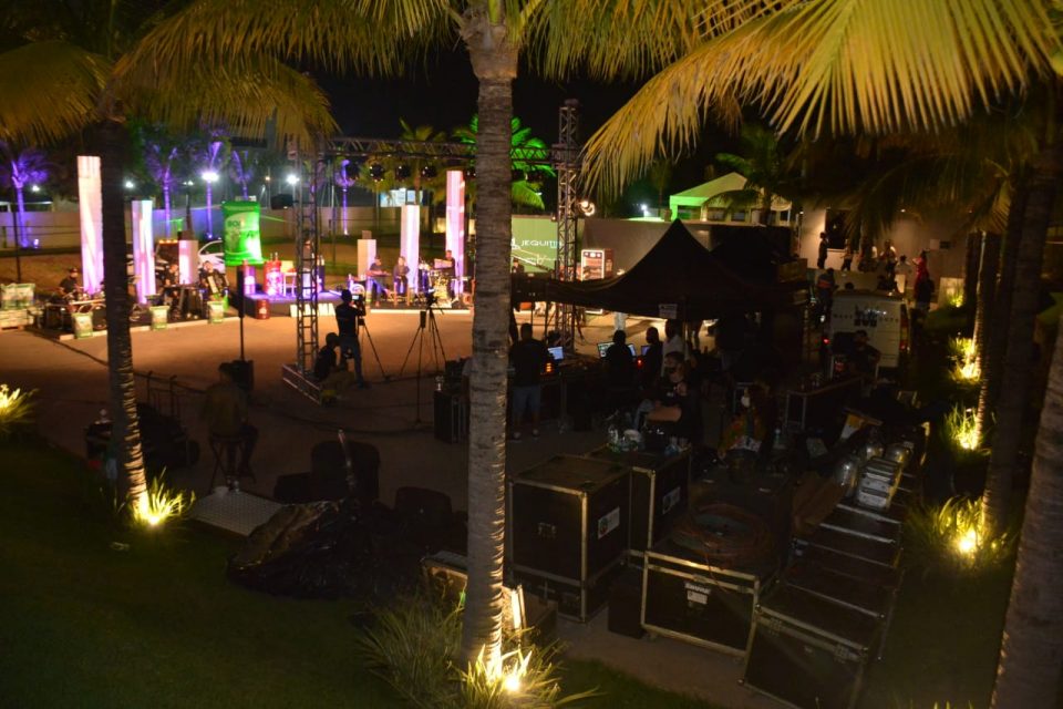 Fiscalização interdita espaço de festas e encerra live por perturbação de sossego
