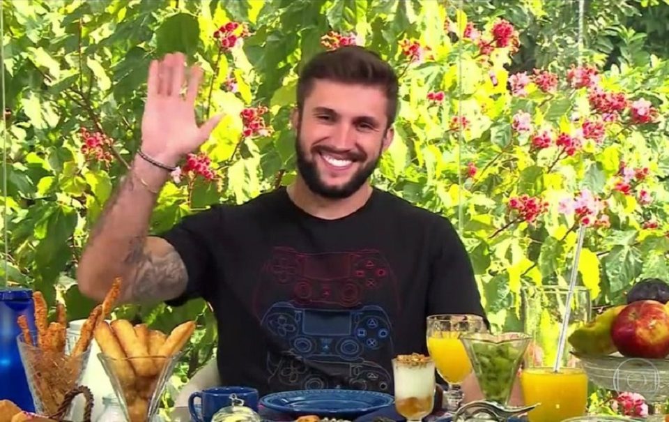Viih Tube Carla Diaz BBB 21: 'Fui um babaca', diz Arthur sobre querer conhecer amigas de Viih Tube