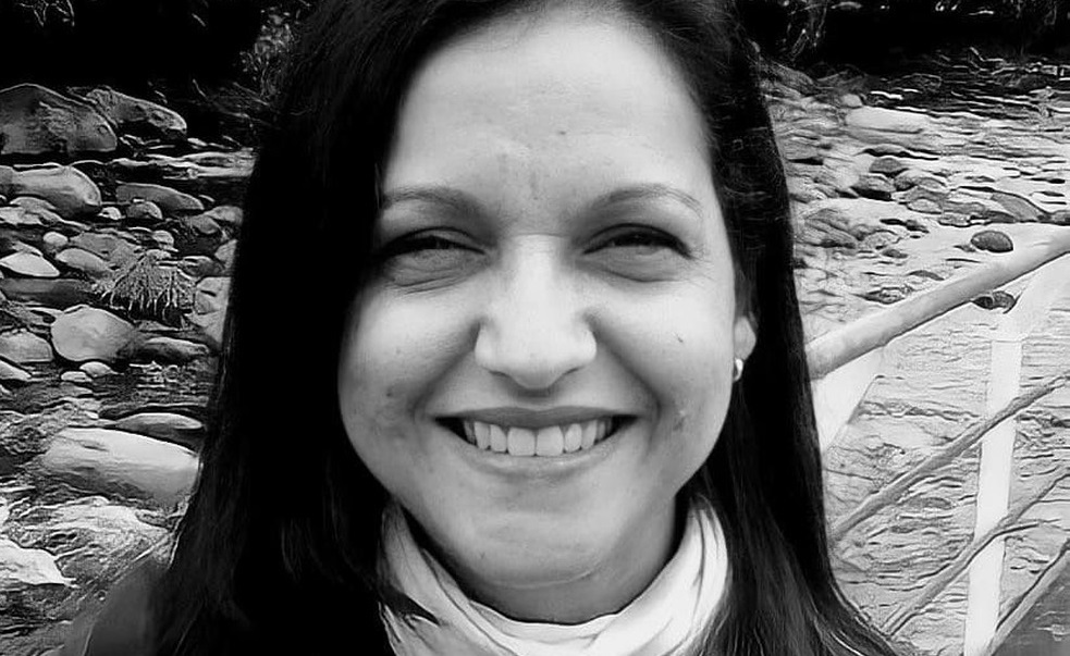 Morre Iara Riça, dubladora de 'Arlequina' e 'As Meninas Superpoderosas'