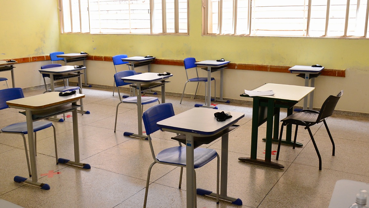 Sindicato diz que déficit de quase 7 mil profissionais da Educação é suprido por contratos temporários