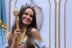 Juliette recomenda livro e título chega na lista de mais vendidos da Amazon