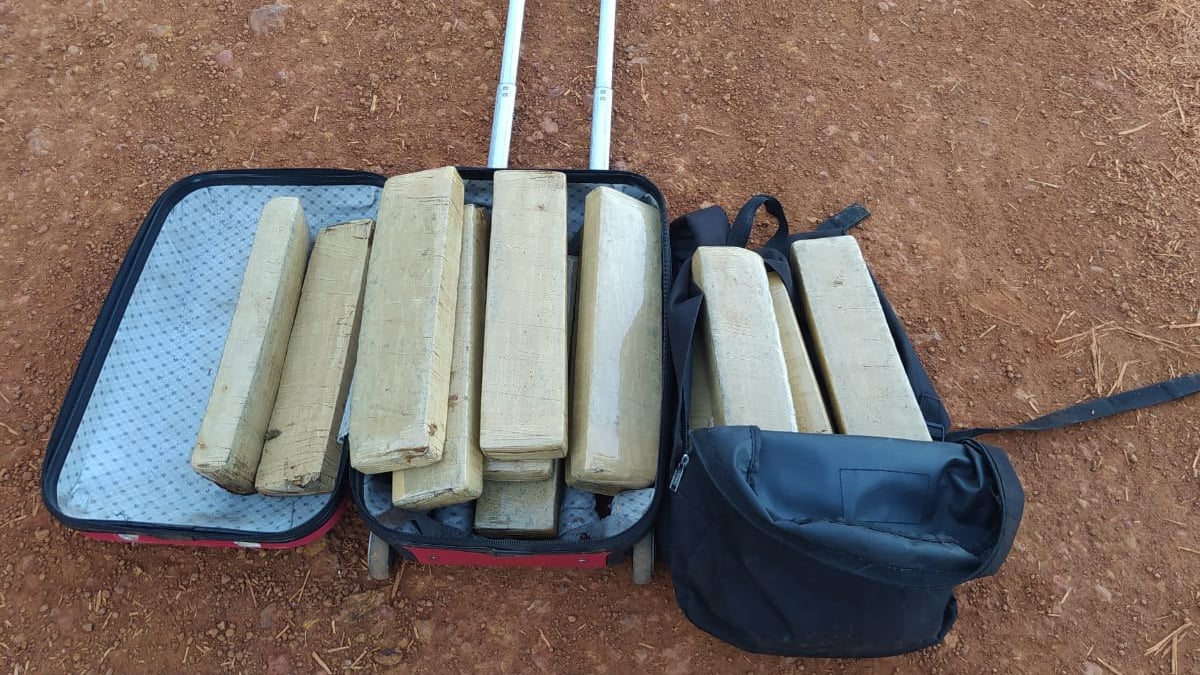 Os militares do COD apreenderam uma adolescente, em Chapadão do Céu, com 15 quilos de maconha