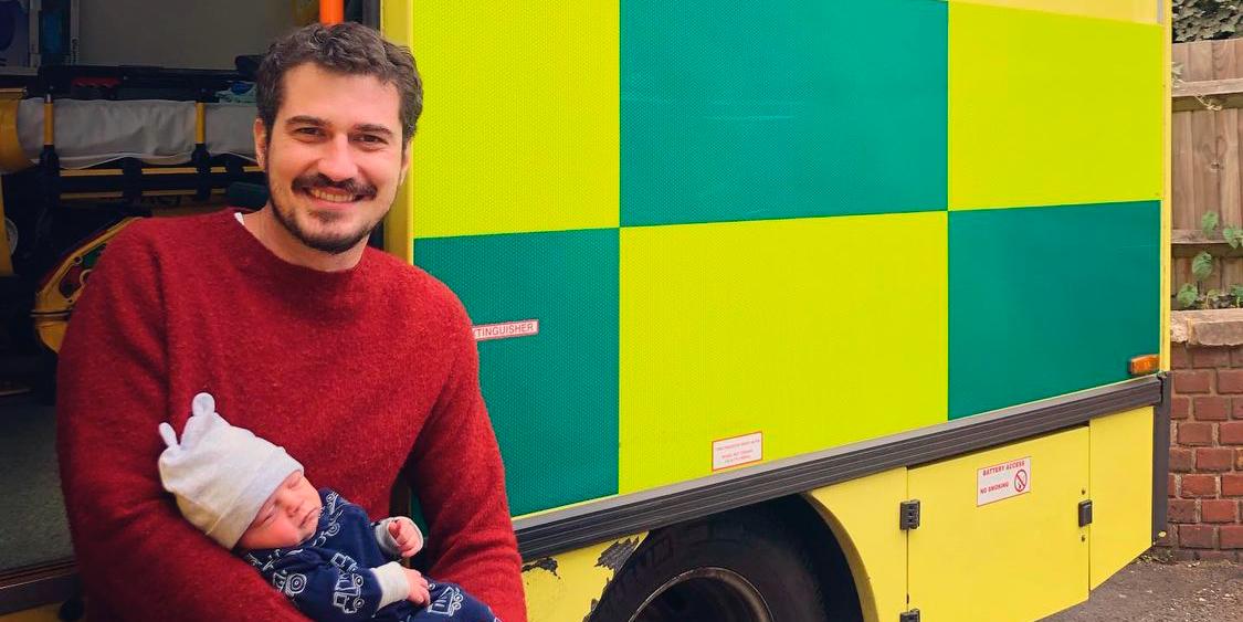 Filho de jornalista da Globo nasce em ambulância em Londres