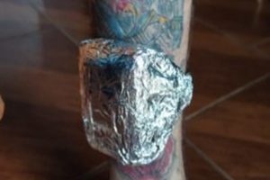 Com a ajuda da Polícia Militar, a Polícia Civil prendeu na segunda-feira (26) L.A.D.C, por tráfico de drogas e receptação em Ceres. Segundo investigações, ele burlava os sinais da tornozeleira eletrônica para cometer os crimes. - Suspeito burlava sinal da tornozeleira eletrônica para descumprir prisão domiciliar, diz a polícia