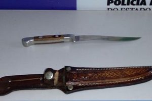 Homem tenta matar outro, mas esquece de tirar faca da capa em Rio Verde
