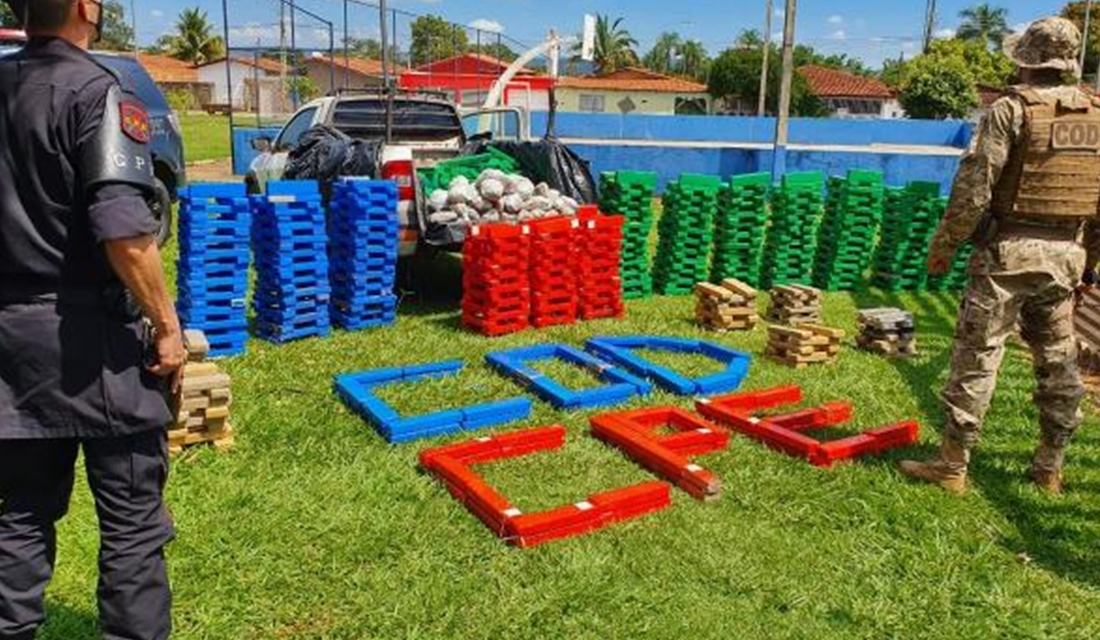 Polícia prende uma tonelada de drogas em Santa Bárbara (Foto: PM)