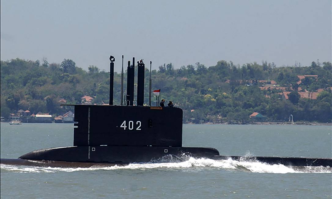 Submarino da Indonésia com 53 tripulantes a bordo desaparece em Bali