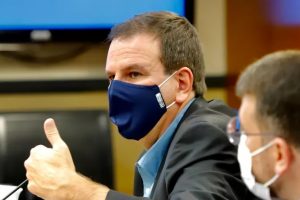 Paes estuda retomar restrições e diz que Rio nunca teve tantos casos de Covid (Foto: Beth Santos/Prefeitura do Rio)