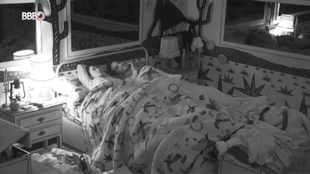 BBB 21: Juliette é chamada de talarica após dormir com Fiuk