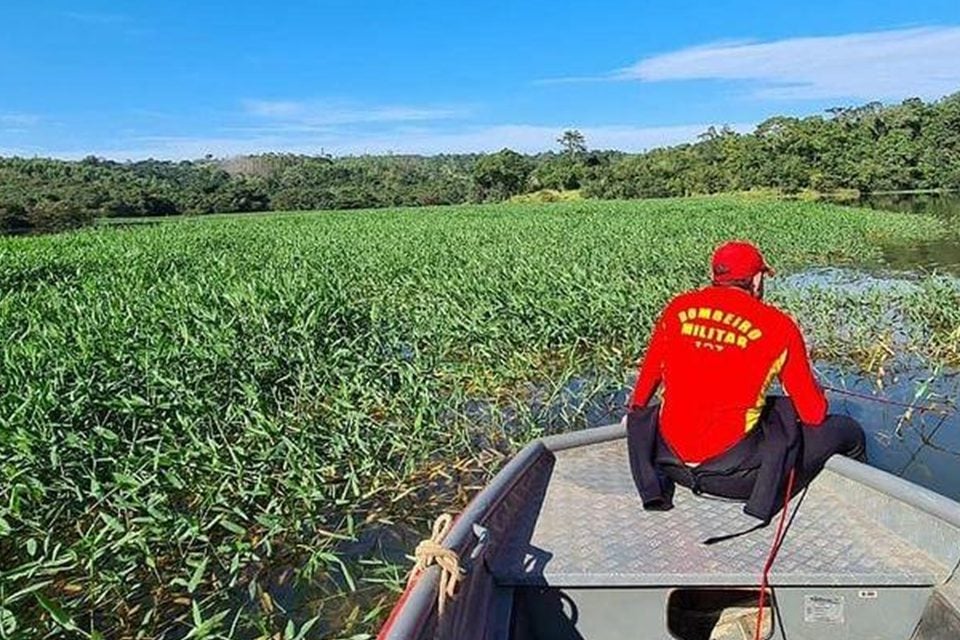 Bombeiros encontram corpo de homem no lago Corumbá IV, em Alexânia