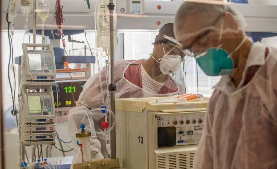 Brasil pode receber em até 4 semanas remédios para intubação, diz representante da Opas