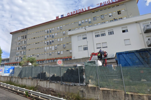 homem Hospital italiano descobre funcionário que faltava ao trabalho havia 15 anos