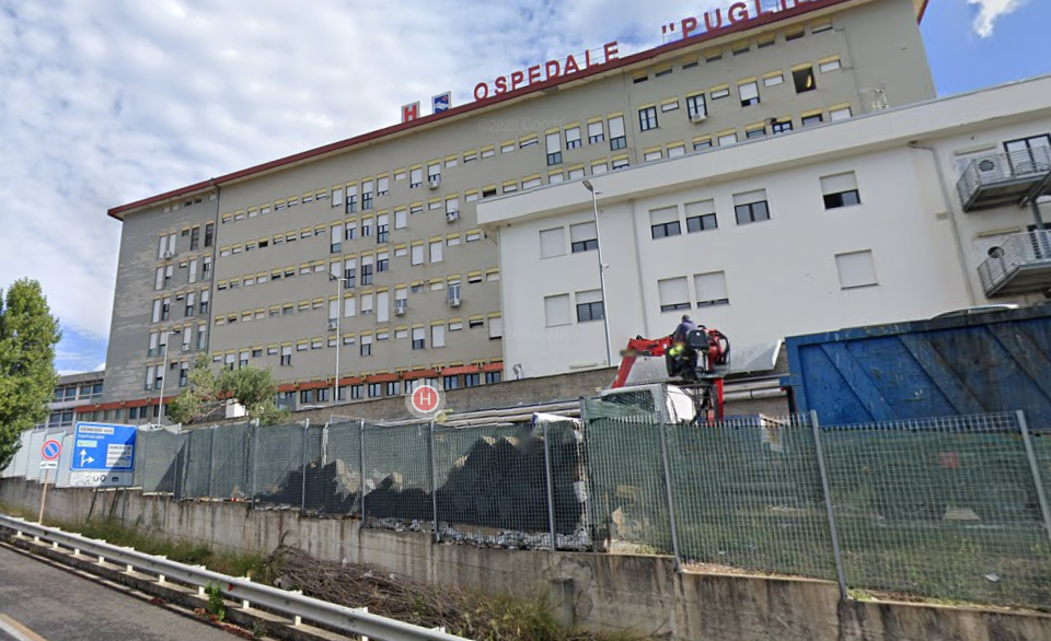 homem Hospital italiano descobre funcionário que faltava ao trabalho havia 15 anos