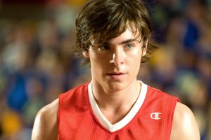 Zac Efron aparece irreconhecível e é comparado a Eduardo Costa; fotos