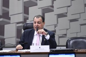 'Brasil não fez nada para evitar entrada do vírus', diz presidente da CPI da Covid