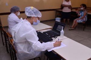 A Prefeitura de Goiânia lançou, na terça-feira (1), uma campanha para ajudar pessoas surdas no processo de vacinação contra a Covid-19. (Foto: Jucimar de Sousa)