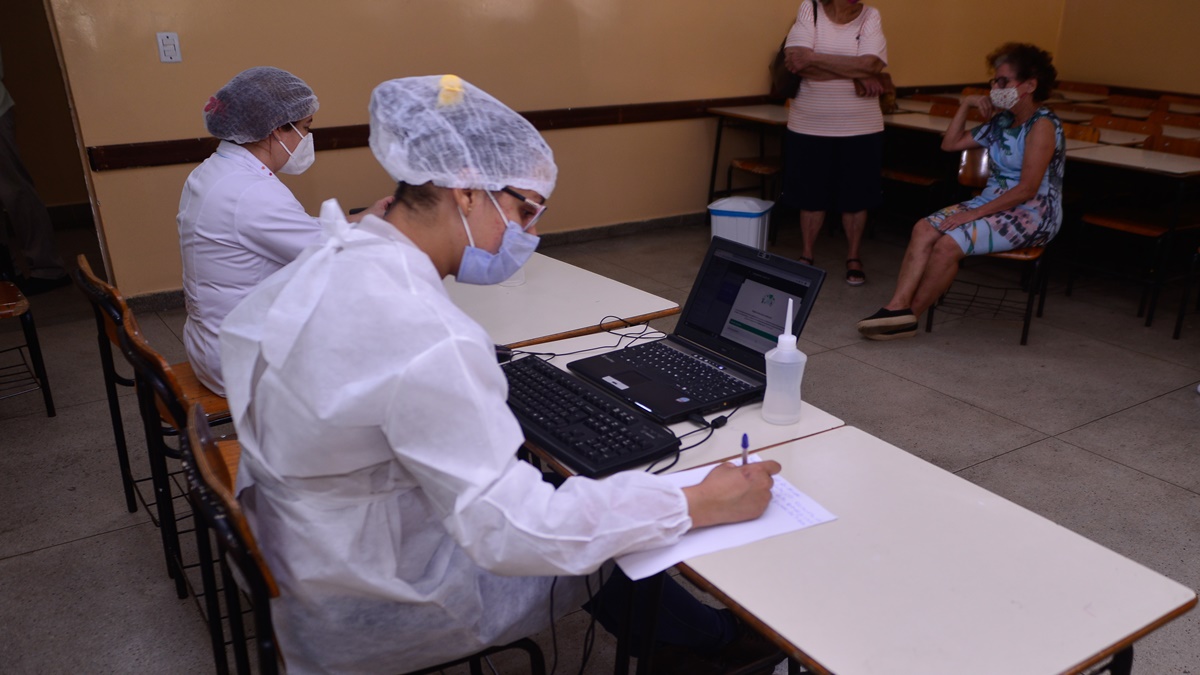 A Prefeitura de Goiânia lançou, na terça-feira (1), uma campanha para ajudar pessoas surdas no processo de vacinação contra a Covid-19. (Foto: Jucimar de Sousa)