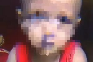 Bebê morre eletrocutado ao morder fio de carregador de celular em Recife