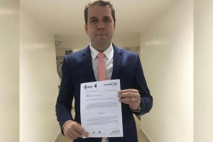 Após pedido de deputado, MP pode acionar Estado por vacinação paralela