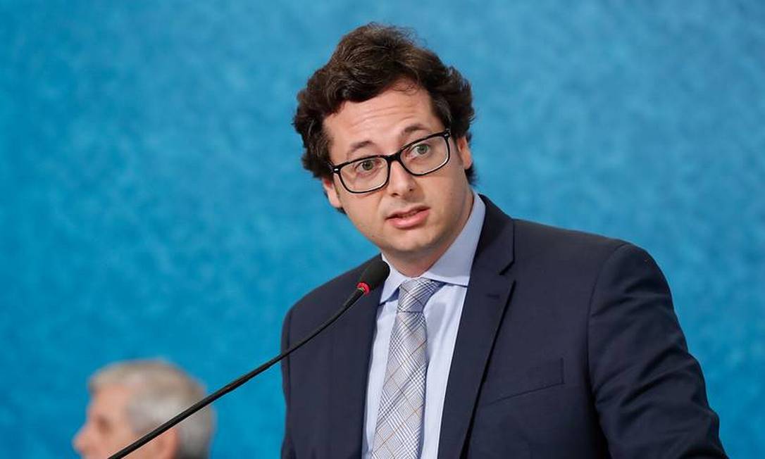 Brasil não comprou vacinas da Pfizer antes por ‘incompetência’, diz Fabio Wajngarten