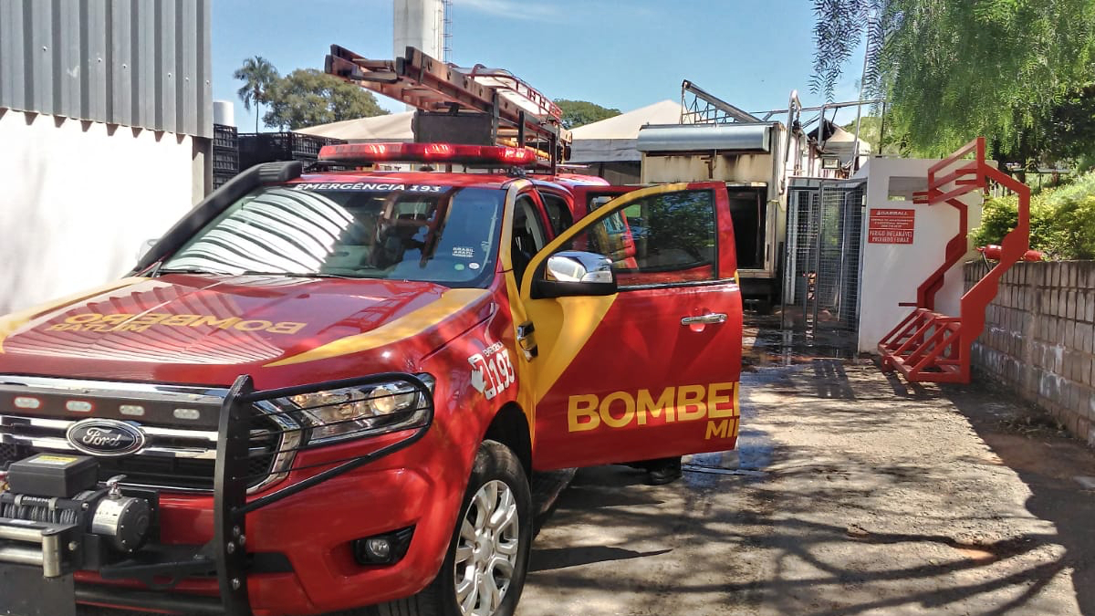 Homem esfaqueia irmão no pescoço em Anápolis