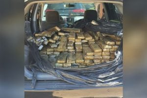 Quatro pessoas, que não tiveram os nomes revelados, foram presas com 620 kg de maconha, em Águas Lindas, no Entorno do Distrito Federal (DF). (Foto: divulgação)