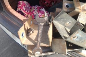 Preso suspeito de furtar defensas metálicas na saída da GO-403, em Goiânia