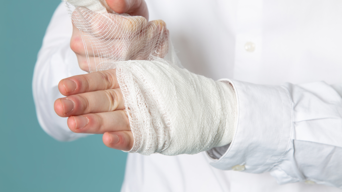 Homem sofre queimaduras ao tentar usar fogos de artifício para espantar animais