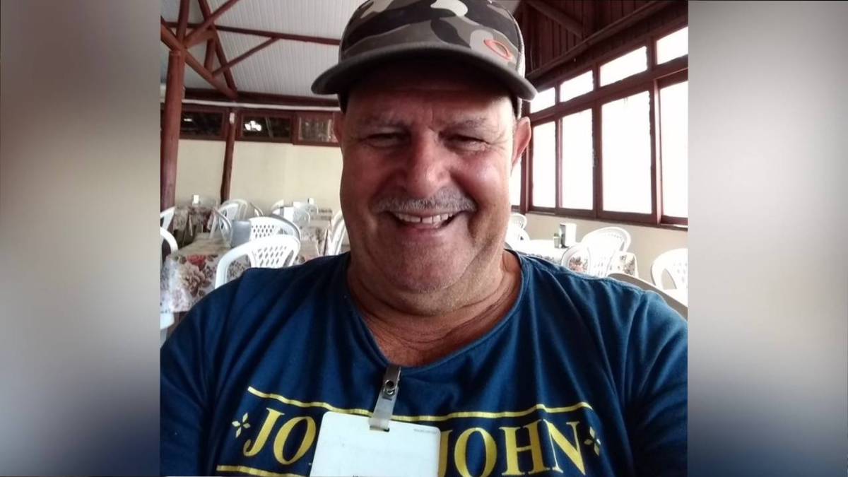 Caminhoneiro fica preso em ferragens após capotamento e morre na BR-060 (Foto: Reprodução/Facebook)