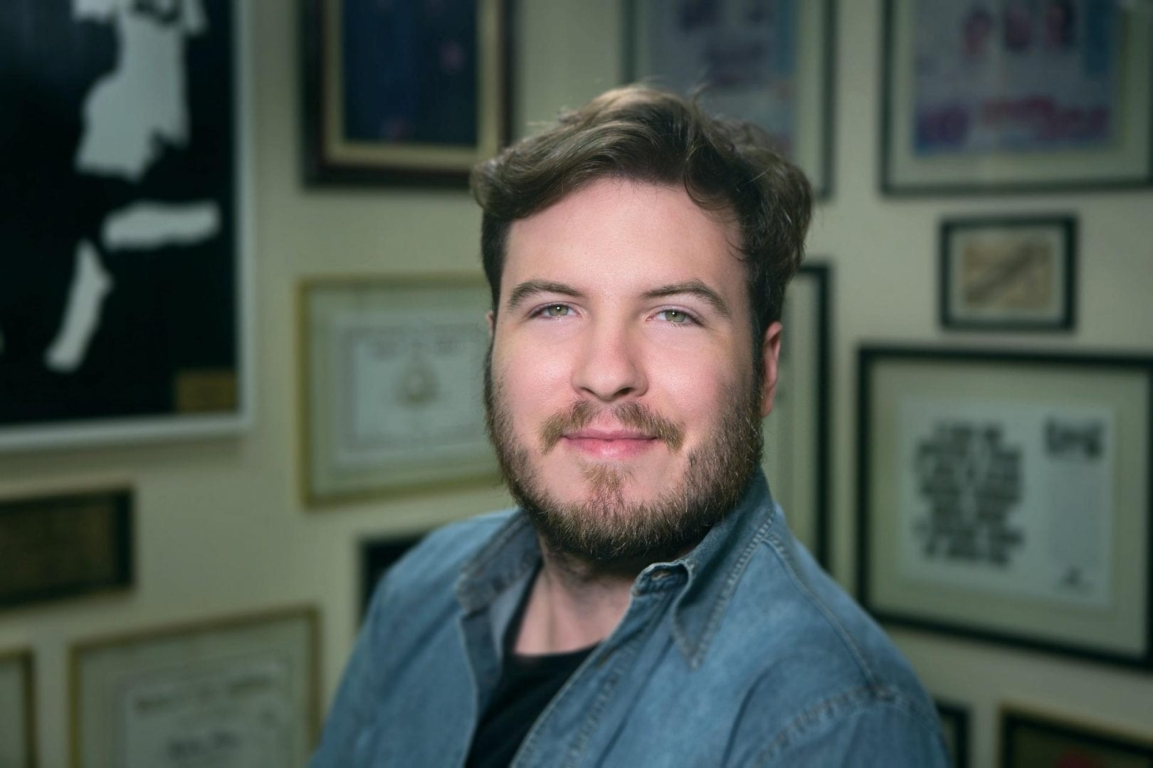 Influenciador Thiago Nigro faz sucesso como autor de livros de finanças