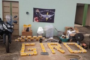 Após apresentar uma carteira de habilitação falsa, um suspeito de tráfico foi preso nesta terça-feira (27), em Goiânia - Polícia fecha laboratório de refino de drogas em Goiânia