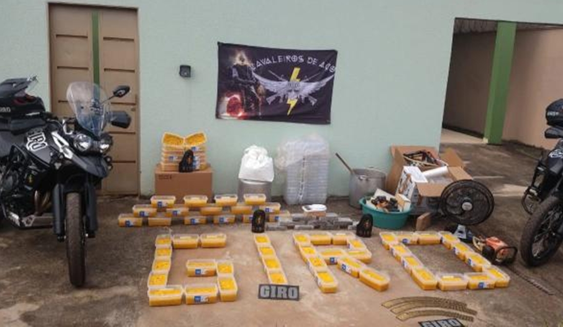 Após apresentar uma carteira de habilitação falsa, um suspeito de tráfico foi preso nesta terça-feira (27), em Goiânia - Polícia fecha laboratório de refino de drogas em Goiânia