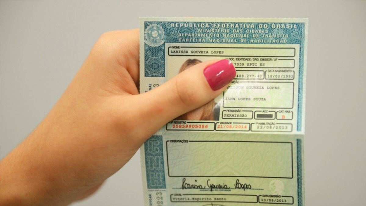 Mulheres vítimas de violência doméstica são incluídas no programa CNH social, em Goiás