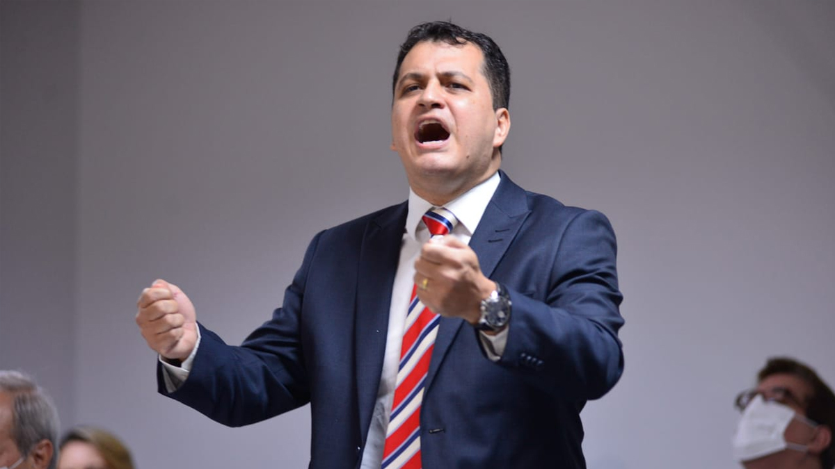 "Quase perdemos a eleição por culpa do vice", diz Agenor