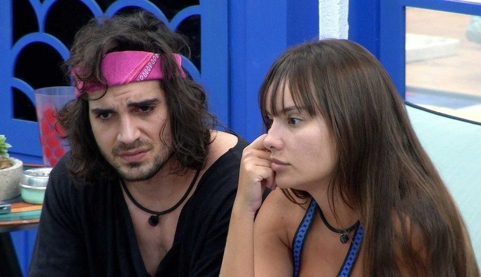 BBB 21: Thaís acredita que vai e vem com Fiuk atrapalhou seu jogo
