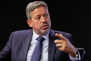 Lira receberá grupo de educadores críticos ao governo com pauta de votações