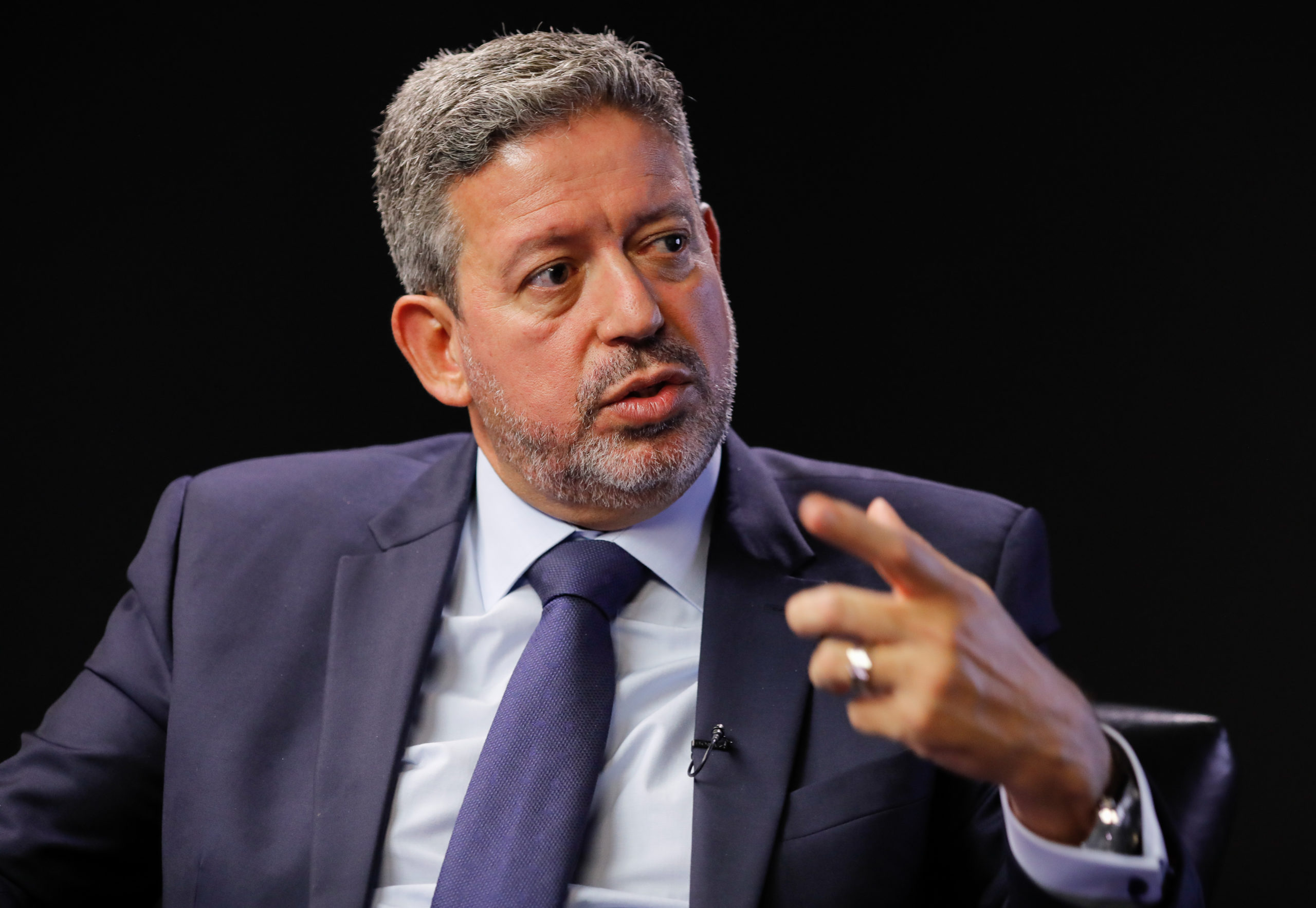 Lira receberá grupo de educadores críticos ao governo com pauta de votações