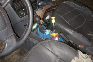 Motorista bêbado foge sem CNH, quebra bafômetro e agride agentes, em Porangatu