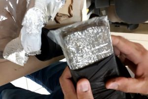 A Polícia Civil de Aragarças prendeu dois jovens, de 20 e 21 anos de idade, suspeitos de tráfico de droga. Os estudantes de Direito - Estudantes de Direito são suspeitos tráfico de drogas em Aragarças