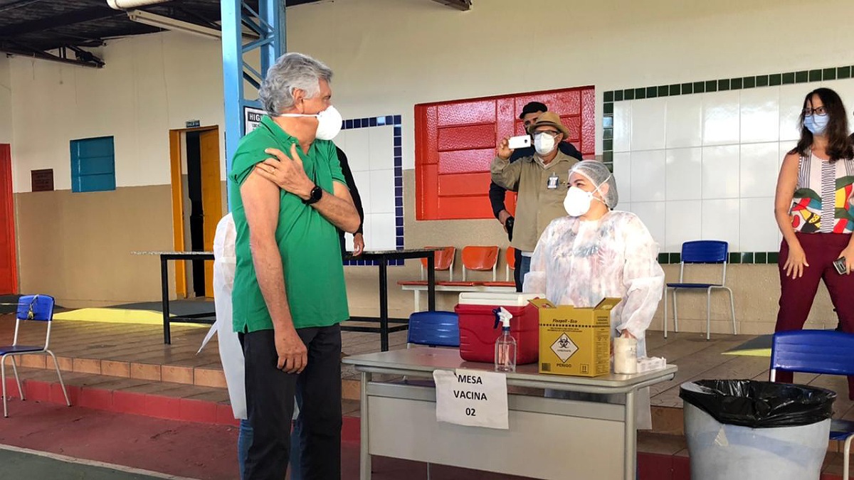 Não se deve reiniciar vacinação da Coronavac, diz superintendente de Saúde