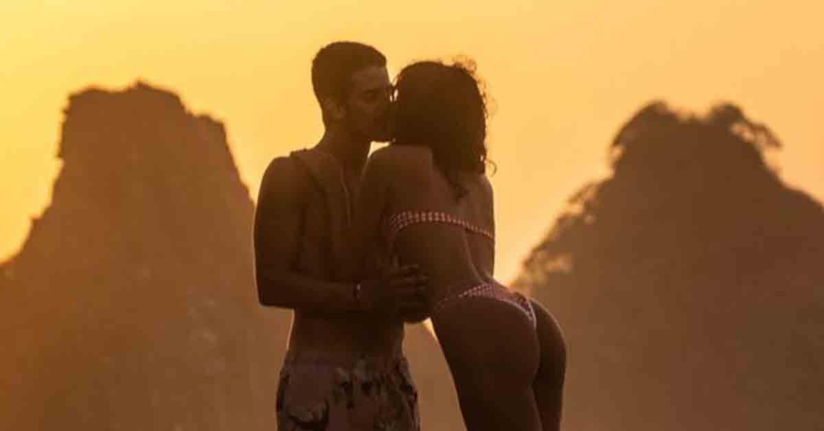 Bruna Marquezine assume namoro com Enzo Celulari