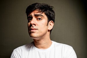 Marcelo Adnet expõe ex-BBBs ao criticar reuniões na pandemia