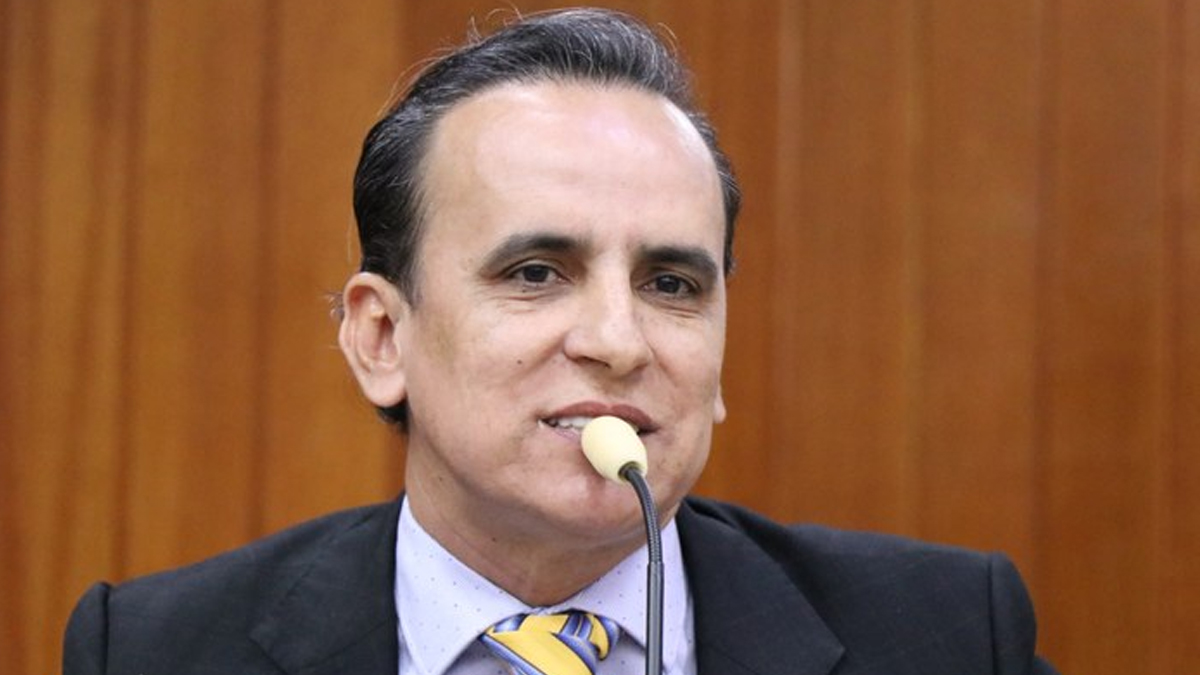 Secretário de Cultura responde por servidor que teria recebido sem trabalhar