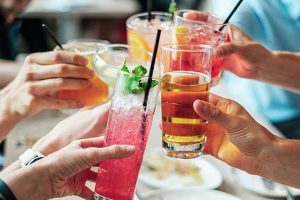 Bares de Goiânia poderão funcionar até 22h; veja demais horários